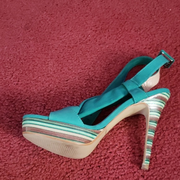 Shoes - Picture 2 of 4